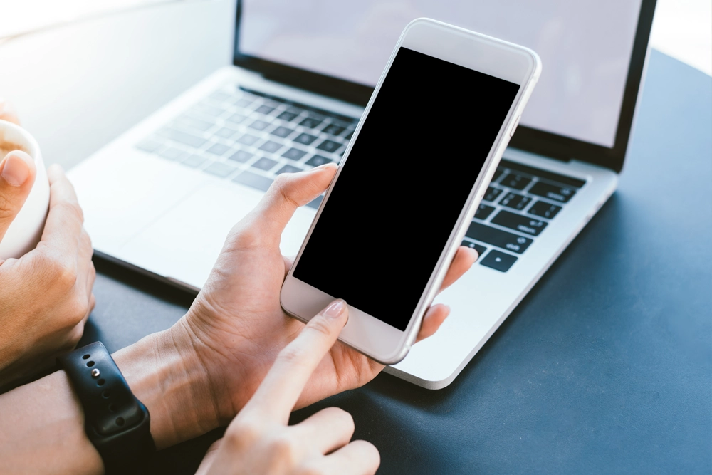 Gerenciamento unificado de dispositivos corporativos (UEM): como controlar todos os endpoints em uma única plataforma