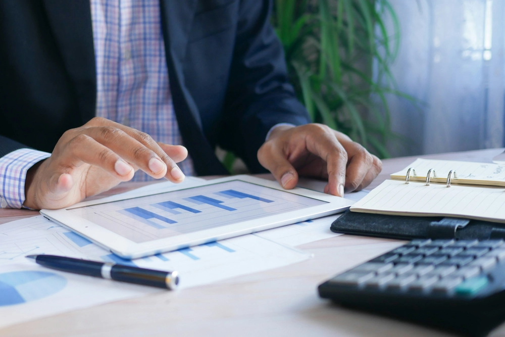 Como calcular o ROI do MDM: modelo prático para apresentar ao board