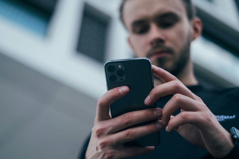 Shadow IT em dispositivos móveis: o que é, riscos e como evitar